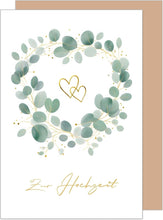 Laden Sie das Bild in den Galerie-Viewer, Glückwunschkarte zur Hochzeit mit Umschlag aus Kraftpapier. Hochzeitskarte Just Married Herz Eukalyptus (H482 SW024)