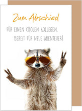 Laden Sie das Bild in den Galerie-Viewer, Edition Seidel Premium Glückwunschkarte zum Abschied mit Umschlag. Abschiedskarte mit Spruch. Cooler Waschbär. (AS134 SW024)