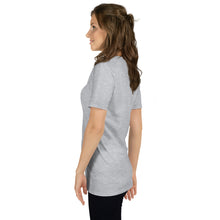 Laden Sie das Bild in den Galerie-Viewer, Kurzärmeliges Unisex-T-Shirt