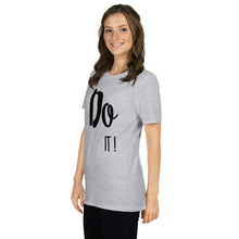 Laden Sie das Bild in den Galerie-Viewer, Kurzärmeliges Unisex-T-Shirt