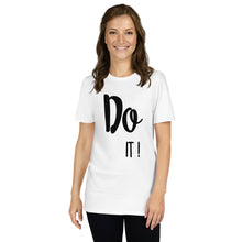 Laden Sie das Bild in den Galerie-Viewer, Kurzärmeliges Unisex-T-Shirt