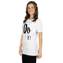 Laden Sie das Bild in den Galerie-Viewer, Kurzärmeliges Unisex-T-Shirt