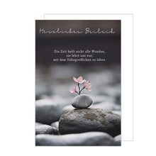 Laden Sie das Bild in den Galerie-Viewer, Edition Seidel Premium Trauerkarte mit Umschlag. Beileidskarte Trauer Karte mit Spruch Herzliches Beileid Anteilnahme Blume Stein (T1151 SW024)