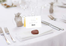 Laden Sie das Bild in den Galerie-Viewer, Edition Seidel Set 50 Premium Tischkarten Platzkarten Namenskarten Kommunion Konfirmation Firmung Hochzeit Geburtstag Taufe Feier Familienfeier Goldhochzeit Diamanthochzeit Herz - Schön, dass du da bist (20260)