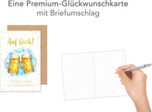 Laden Sie das Bild in den Galerie-Viewer, Edition Seidel Premium Glückwunschkarte zum Geburtstag mit Umschlag. Grußkarte Karte Geburtstagskarte für Mann Freund Vater Kollegen Spruch Auf Dich Bier Prost Anstoßen (G3875 SW026)
