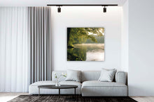 Laden Sie das Bild in den Galerie-Viewer, Edition Seidel Premium Wandbild Calming Lake auf hochwertiger Leinwand (60x60 cm) gerahmt. Leinwandbild Kunstdruck Foto Bild stylish Wohnung Büro Loft Lounge Bar Galerie Lobby
